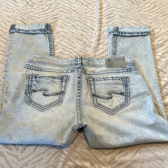 Silver Tuesday Low Capri - Picture 2 of 6